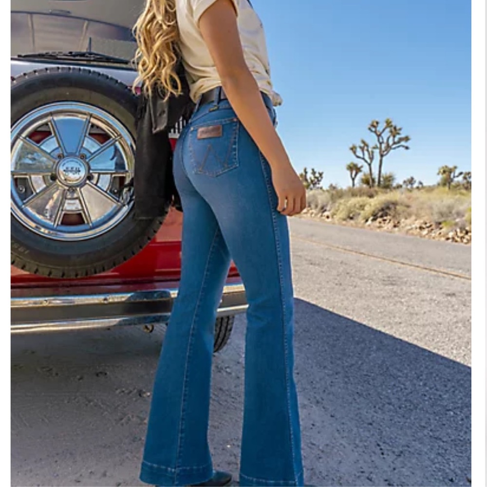 Wrangler high rise boot cut retro